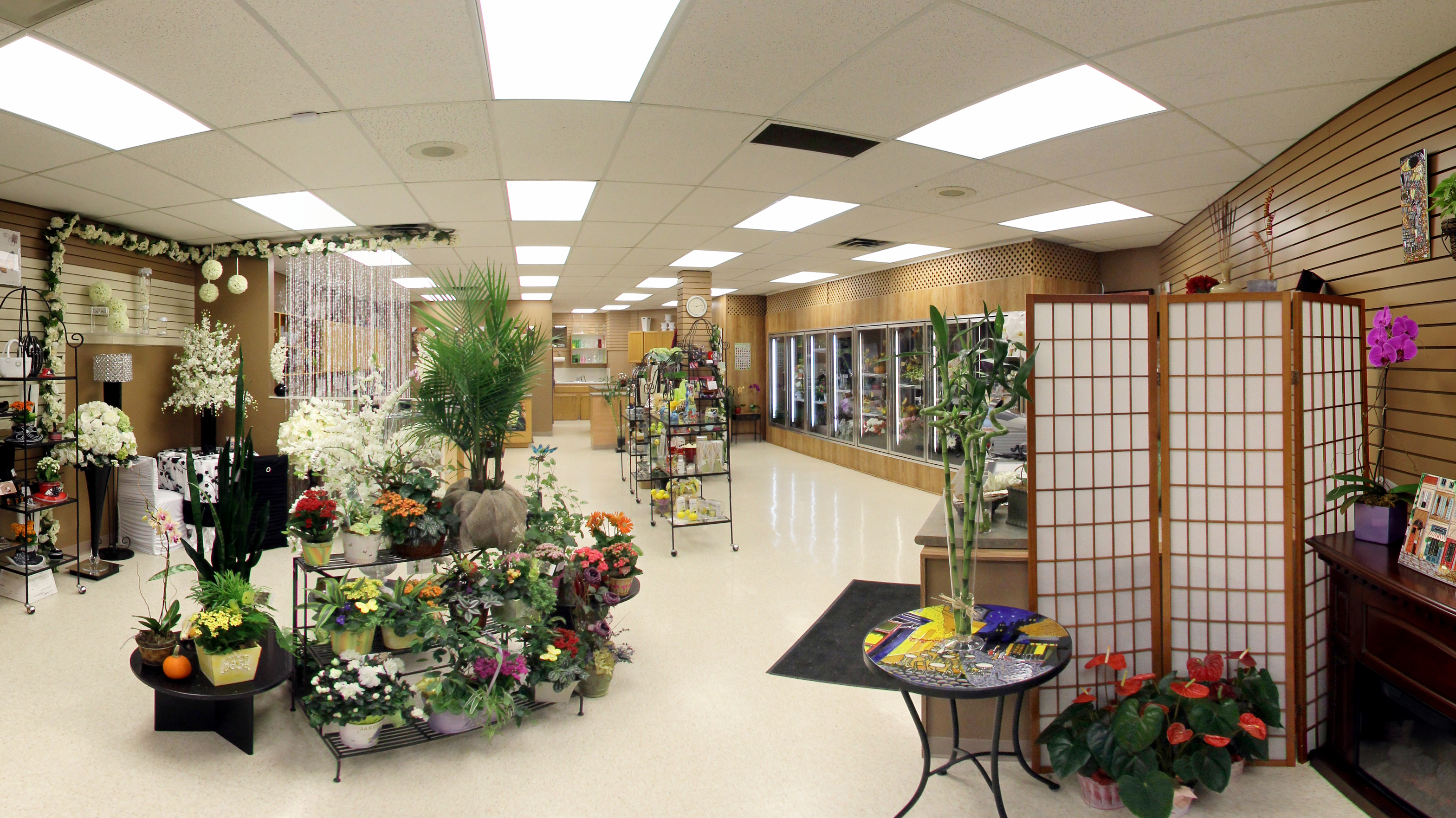 Anns Flowers store interior.tif