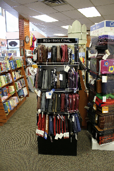 03-HULL'S Family Bookstores